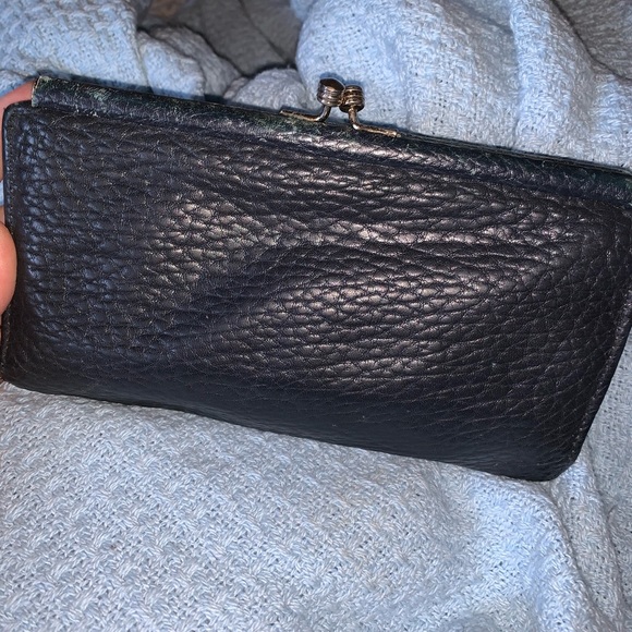 🛑🛑🛑🛑SOLD SOLD SOLD 🛑🛑🛑🛑
Dooney & Bourke Vintage Wallet - Picture 4 of 8